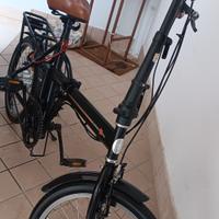 bicicletta con pedalata assistita 