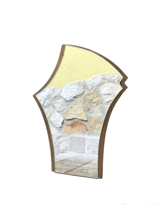 Specchiera in legno stilizzata di design