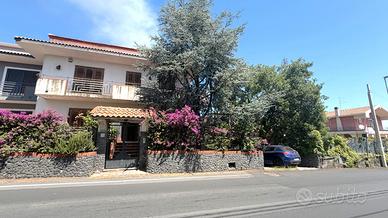 Villa Accorpata 300mq Con Garage - Trecastagni