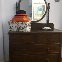 cassettiera con specchiera 