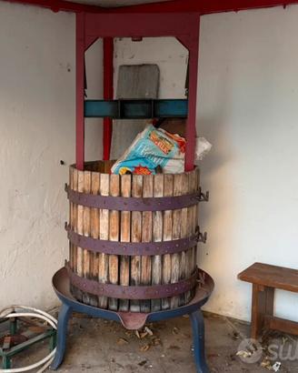 Torchio Uva Legno  e ghisa  per Arredo vintage