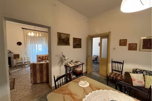 Alà dei sardi palazzina su due piani con due ingre