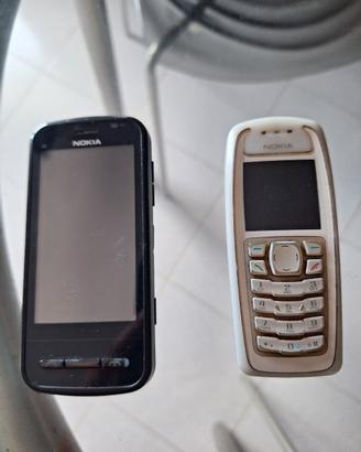Telefoni vintage Nokia C6-00 e 3100
