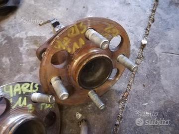 Mozzo posteriore sx Toyota Yaris 2012