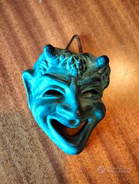 Maschera decorativa in ceramica da parete 