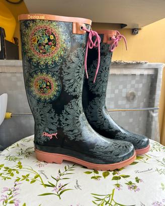 Stivali desigual wellingtom