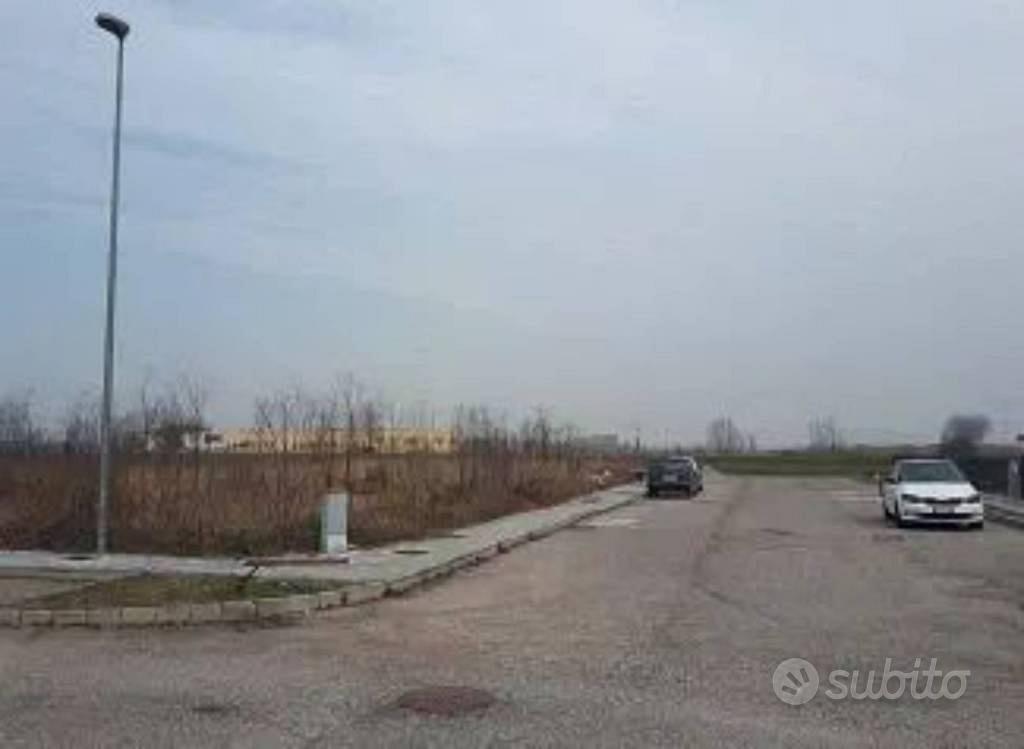 Immobile in asta di 1048 m² a Ceresara - Vista 2
