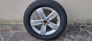 CERCHI IN LEGA 17 ORIGINALI VW CON GOMME TERMICHE