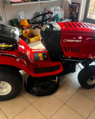Trattorino tagliaerba MTD