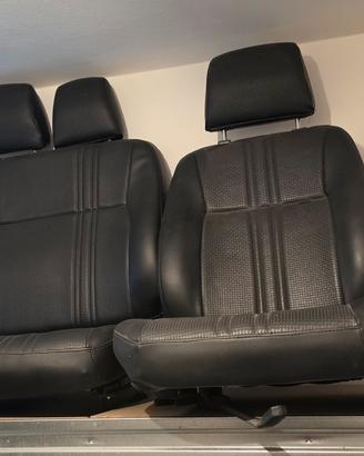 sedili anteriori nissan patrol 3 posti