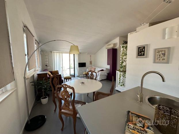 Stupendo loft con ampio terrazzo in centro