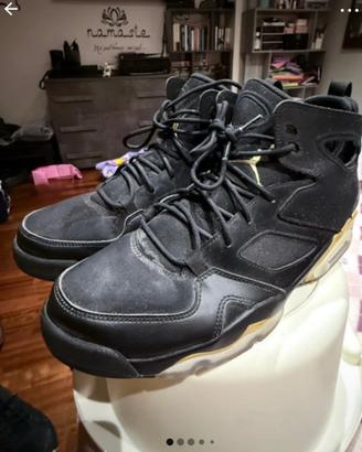 Nike jordan gold