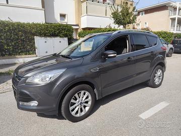 FORD KUGA Titanium 2.0 TDCi 120 CV privato vende