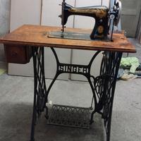 Macchina da cucire antica