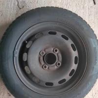 4 cerchi in ferro ford fiesta +2 gomme