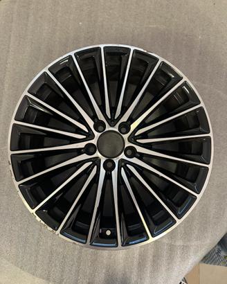 Cerchio mercedes raggio 19 classe C anteriore