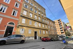 3 LOCALI A TRIESTE