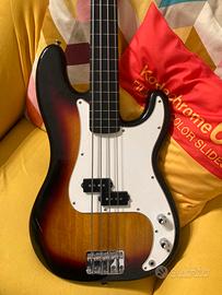 Squire Fender freetless Precision