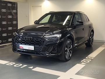 Audi Q5 40 2.0 tdi mhev 12V Identity Black qu...