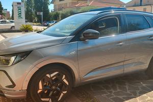 grandland GSE ibrida  ,4wd , benzina elettrica