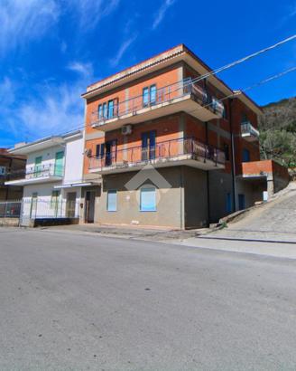 4 LOCALI A CENTOLA