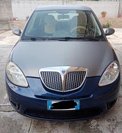 Lancia ypsilon multijet bicolor 