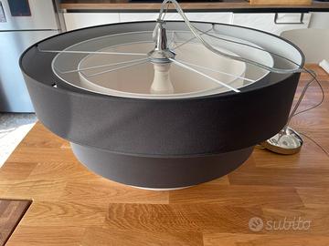 Lampadario a sospensione in tessuto grigio e nero