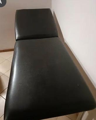 Lettino nero da studio medico