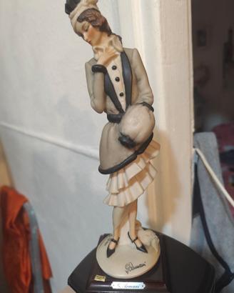 Statuetta donna Armani