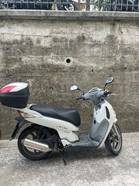 Scooter 125 Sh