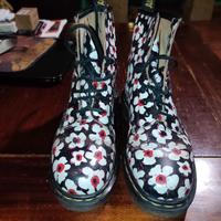 dr Martens con fiorellini