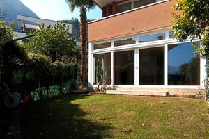 Trilocale con giardino e vista Lago