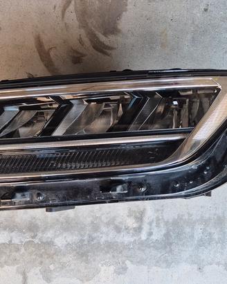 faro anteriore tiguan 2022