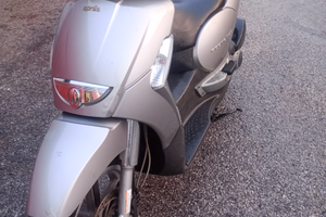 Aprilia scarabeo 300