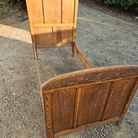 Letto singolo antico in castagno