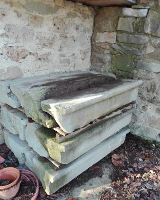 Scalini in pietra antichi