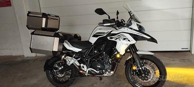 moto Benelli Tek 502x