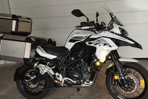 moto Benelli Tek 502x