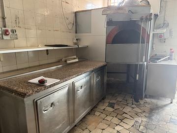 Forno professionale pizza + banco inox + accessori