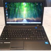 Fujitsu Ah 512 Intel I5