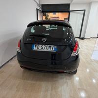 Lancia ypsilon 1.2  Silver