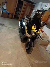 Yamaha T Max - 2004