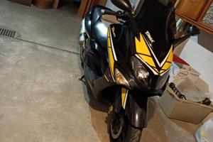 Yamaha T Max - 2004