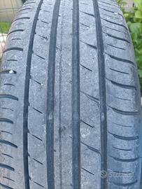 Gomme estive Falken 215/65/17. 99V