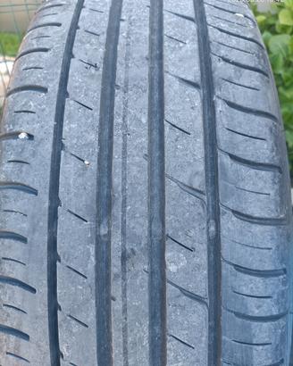 Gomme estive Falken 215/65/17. 99V