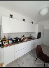 CUCINA LACCATO BIANCO PARI AL NUOVO