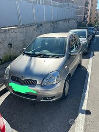 Yaris  40000 km