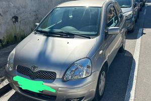 Yaris  40000 km