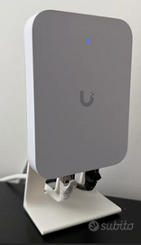 Ubiquiti U7 in wall table stand