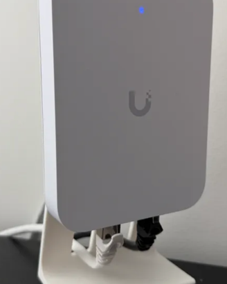Ubiquiti U7 in wall table stand